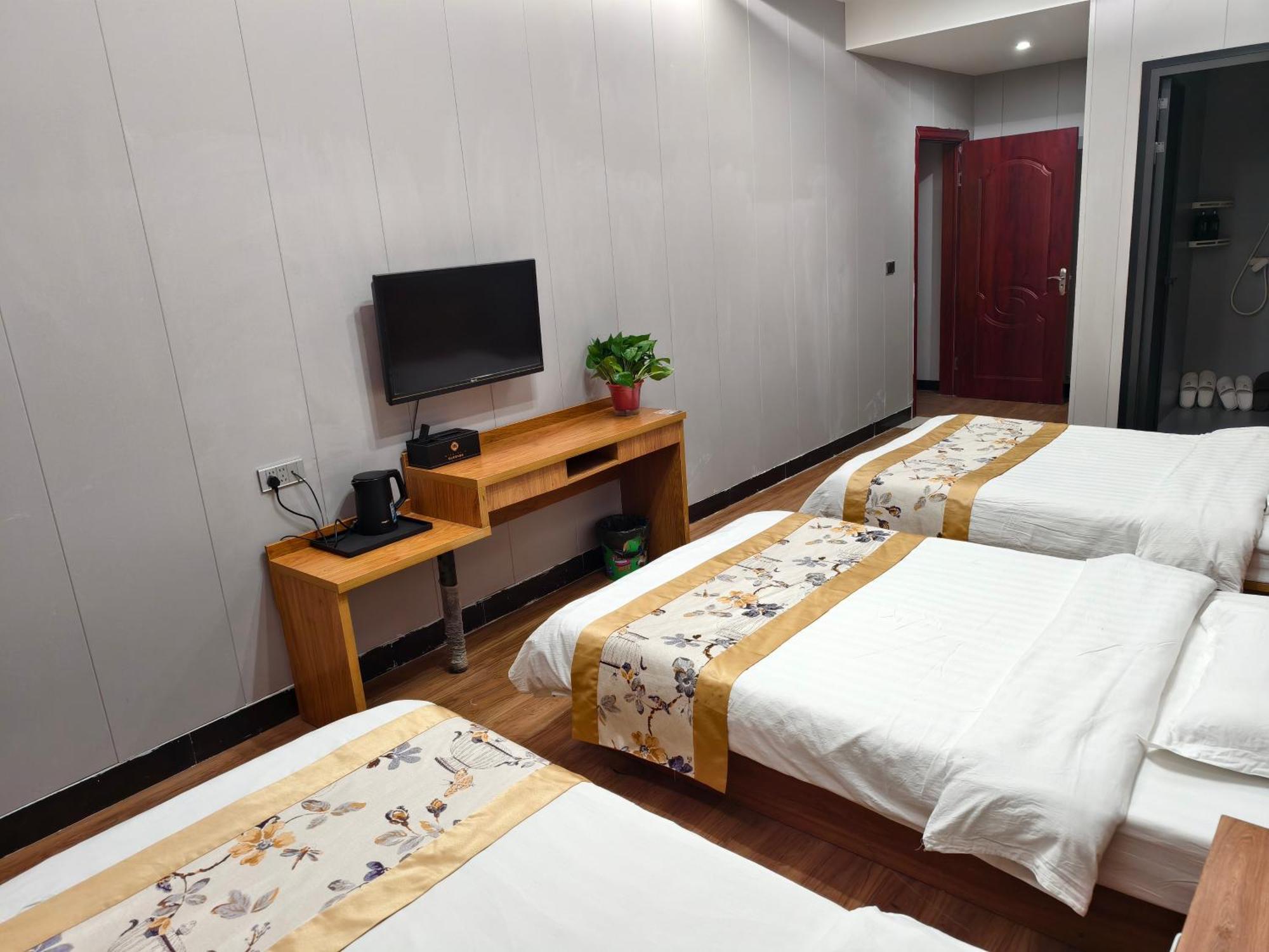 Huashan International Youth Hostel Huayin Exterior photo