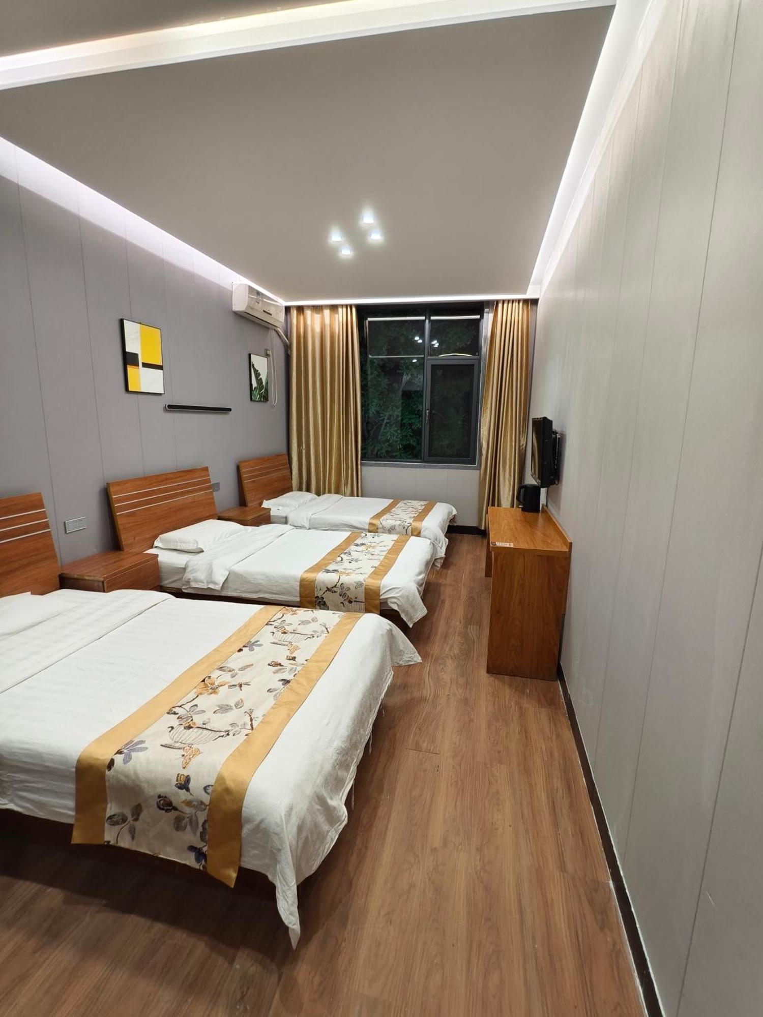 Huashan International Youth Hostel Huayin Exterior photo