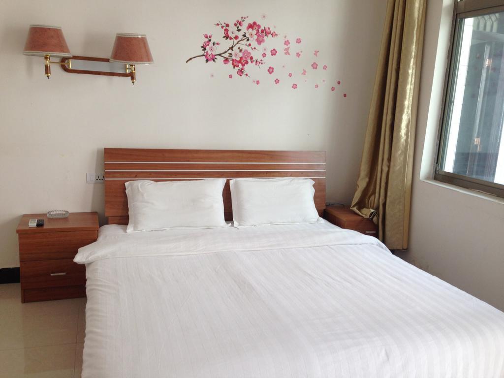Huashan International Youth Hostel Huayin Room photo