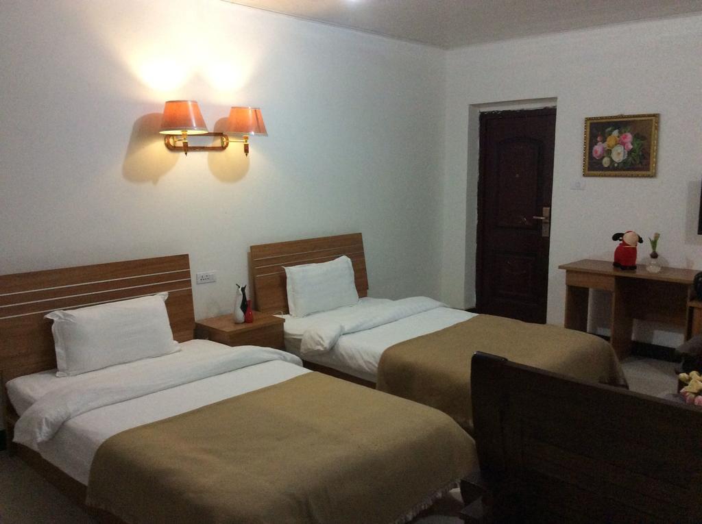 Huashan International Youth Hostel Huayin Room photo